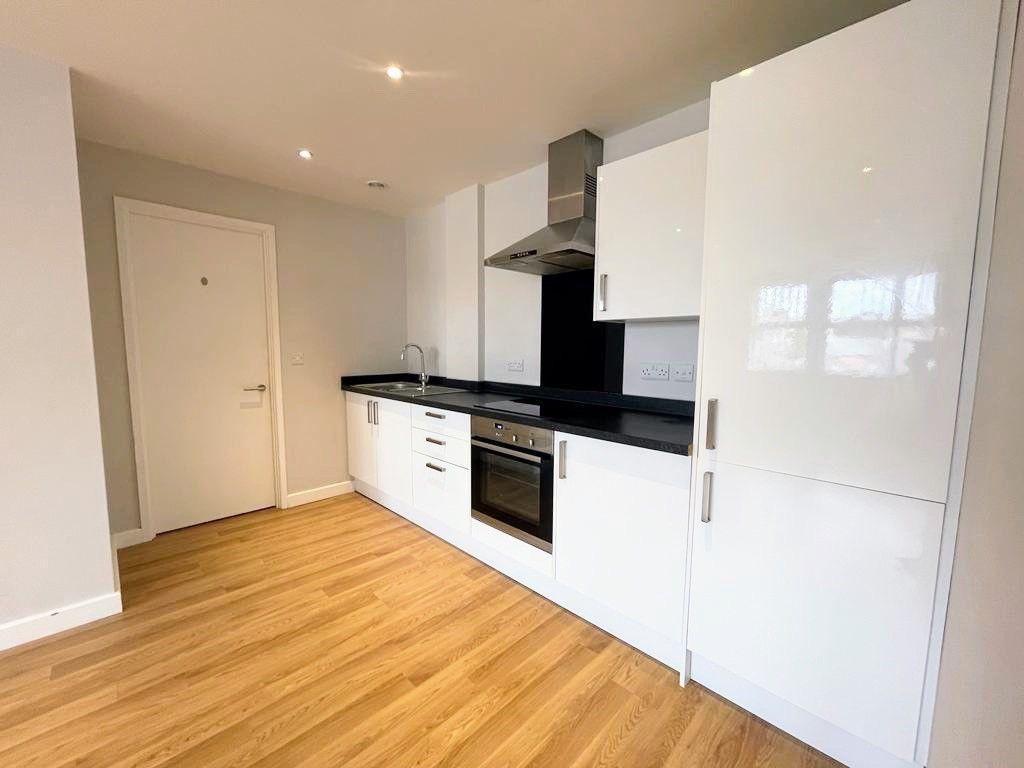 Property photo 3 of 7 Kitchen