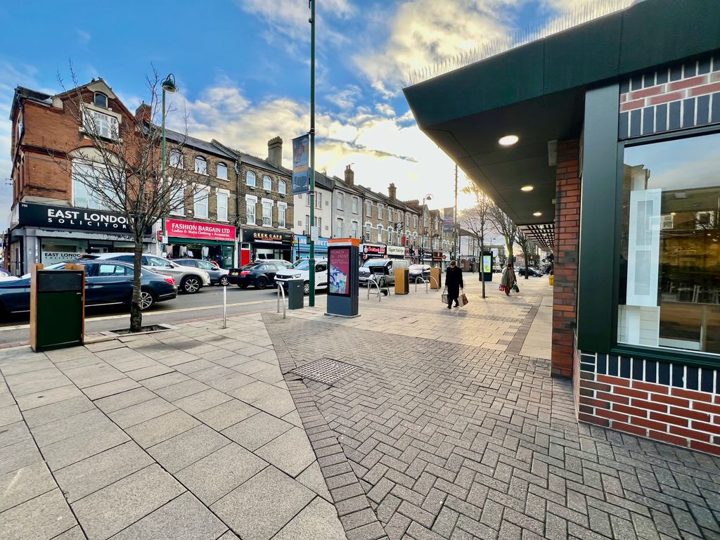 Property photo 3 of 4