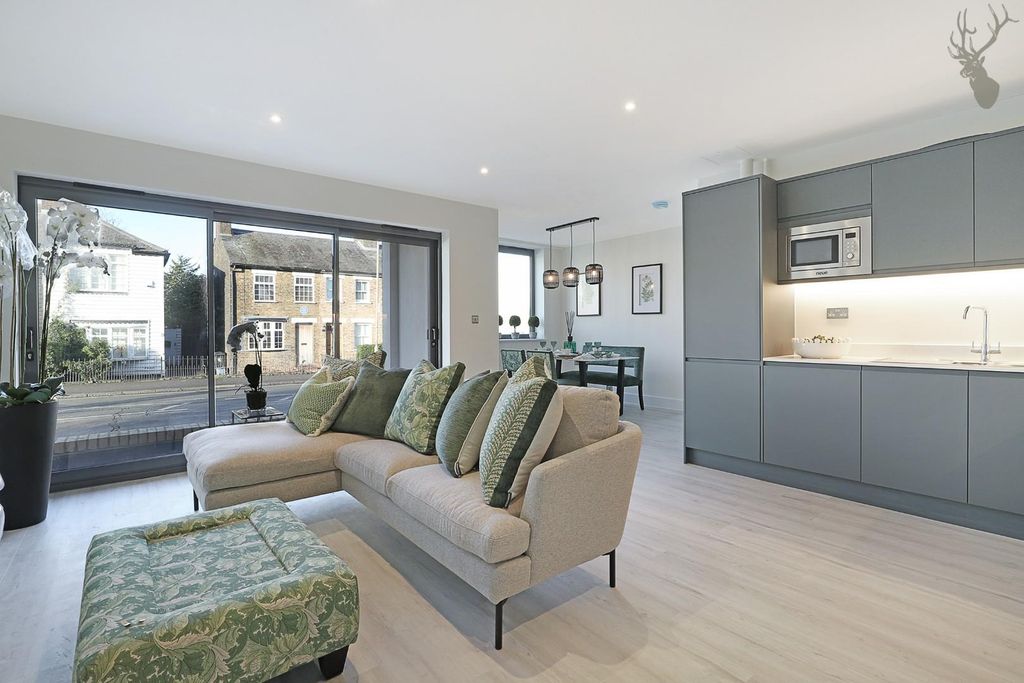 Property photo 2 of 14