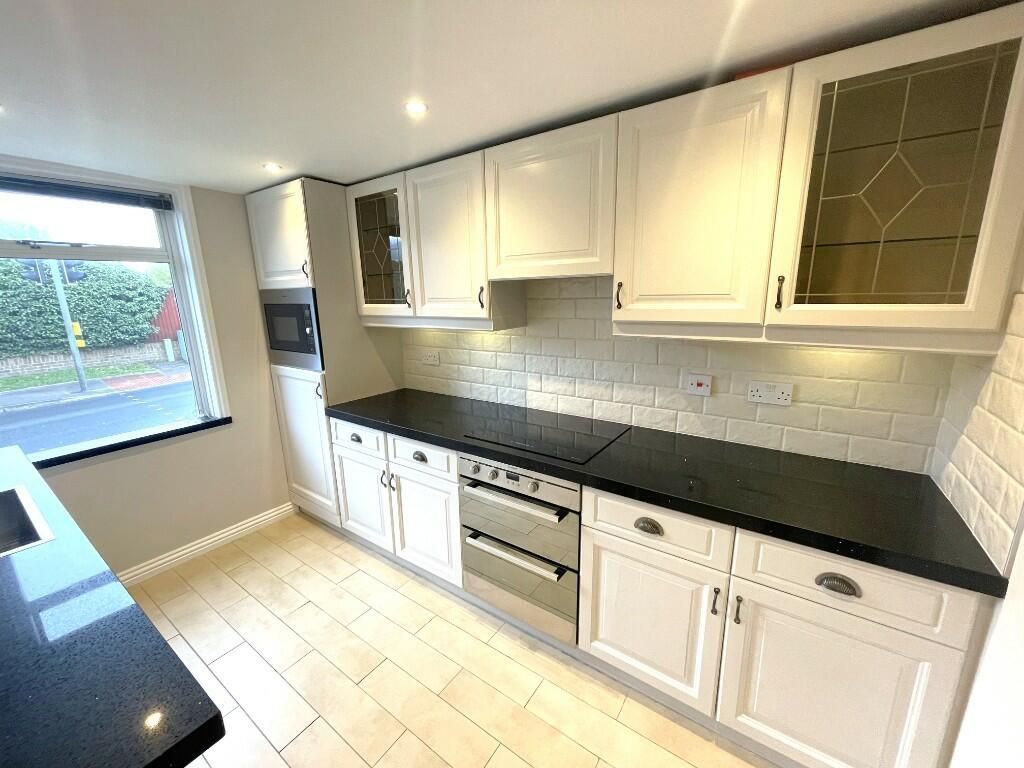 Property photo 3 of 32