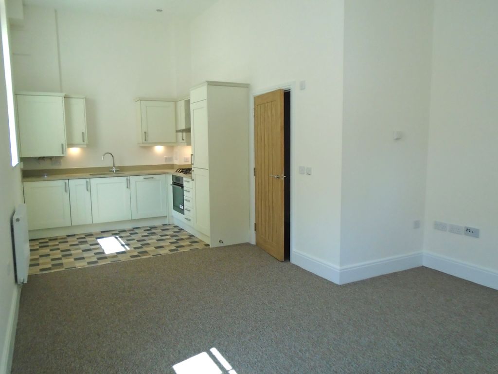 Property photo 3 of 13 Kitchen