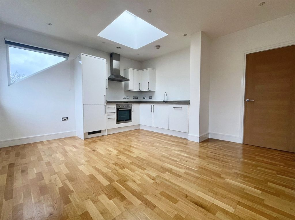 Property photo 3 of 11 Picture No. 18