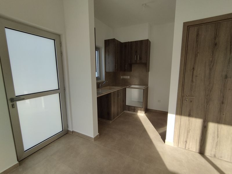 Property photo 2 of 10 Kitchen