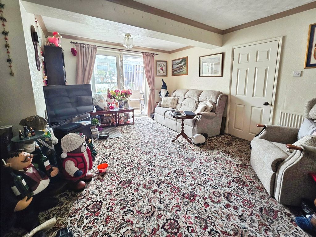 Property photo 2 of 14 Living Room