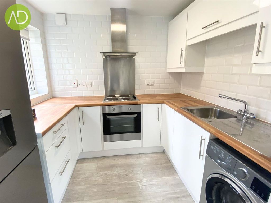 Property photo 2 of 9 24.Jpg