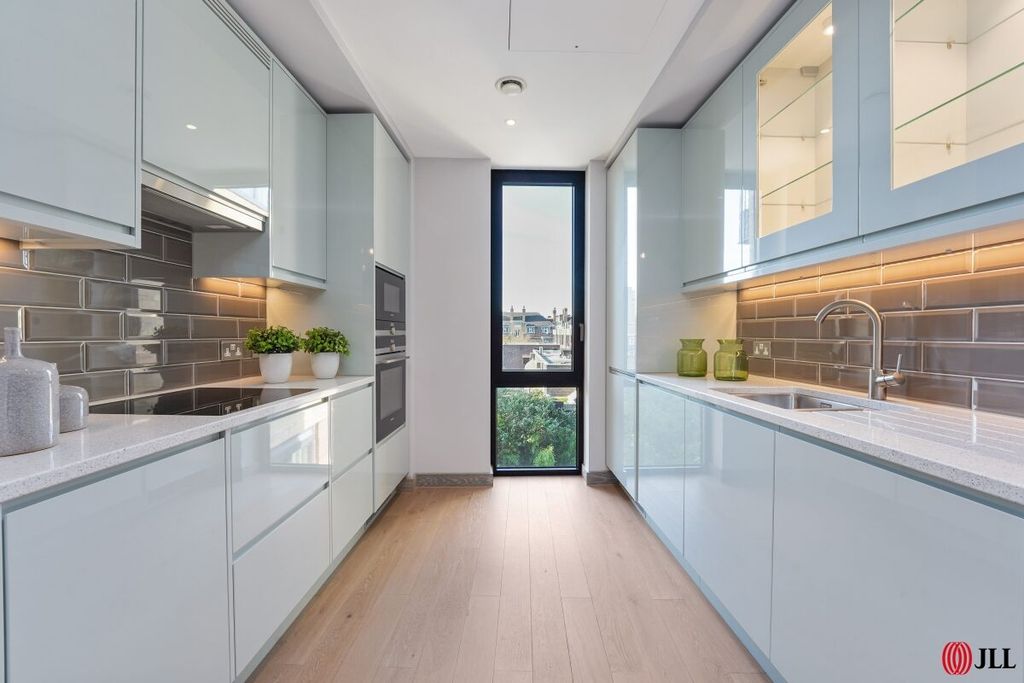 Property photo 2 of 16 Kitchen