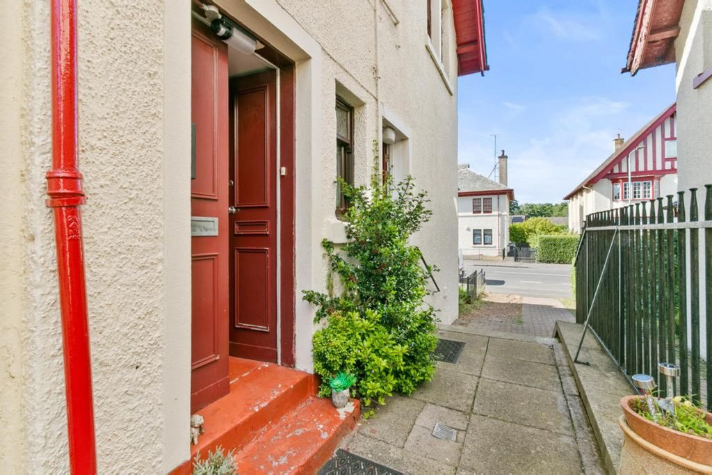 Property photo 2 of 30