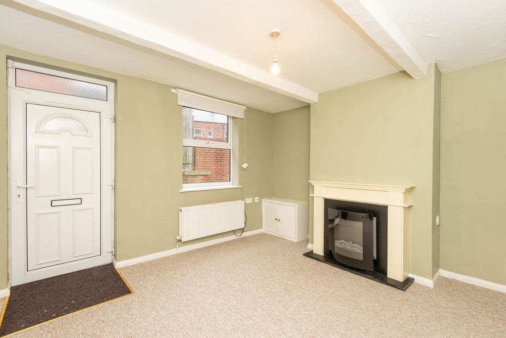 Property photo 2 of 8