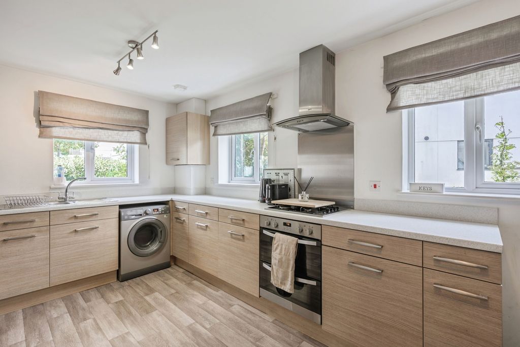 Property photo 2 of 19 Pbox-Img.Jpg
