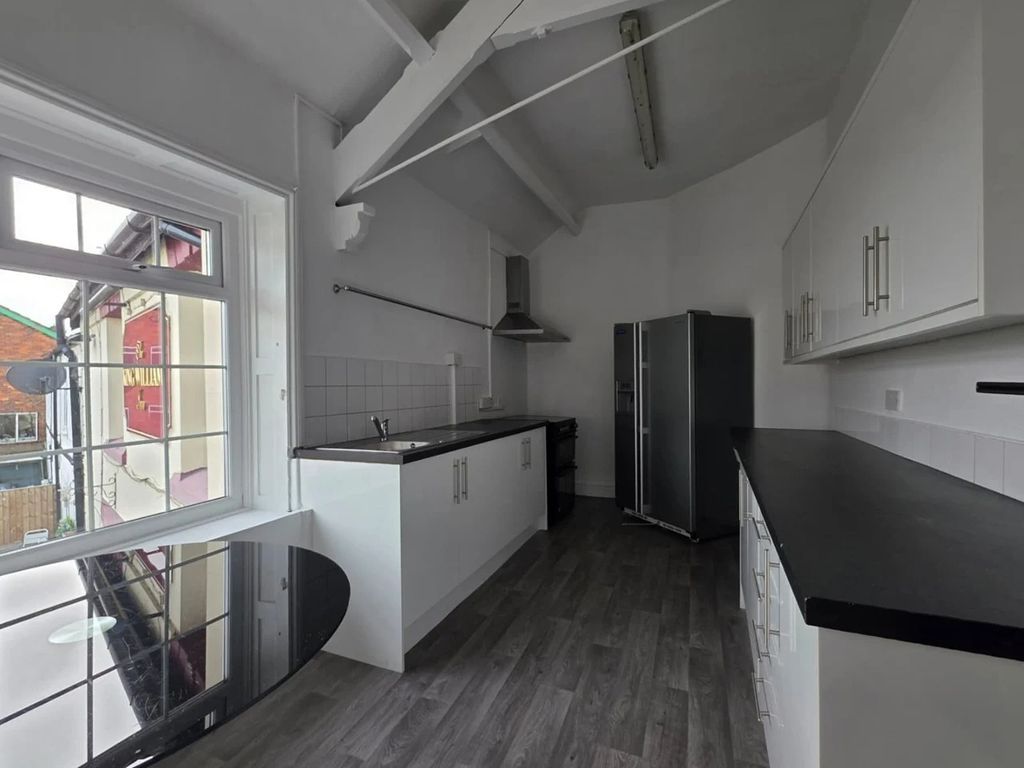 Property photo 3 of 8 Photo 6