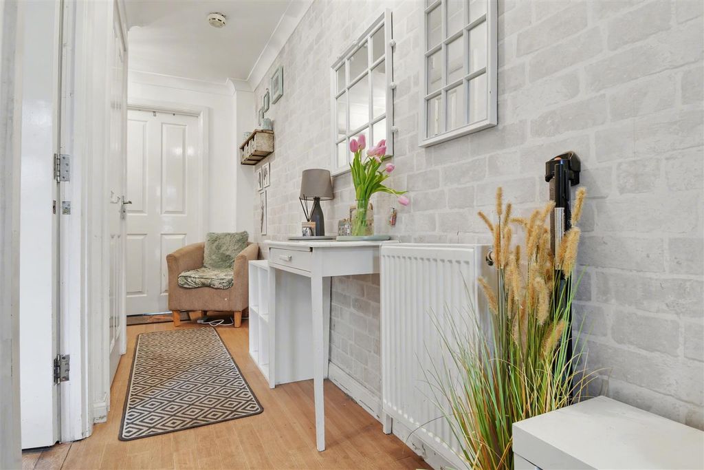 Property photo 2 of 24 Entrance Hallway