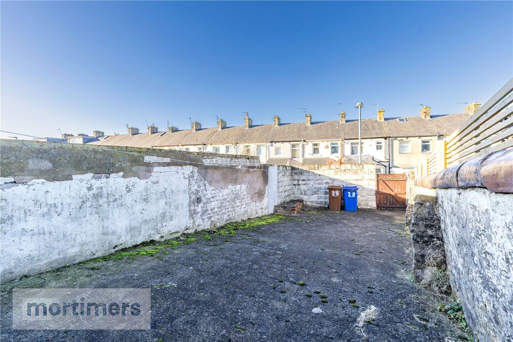 Property photo 3 of 16 Garden