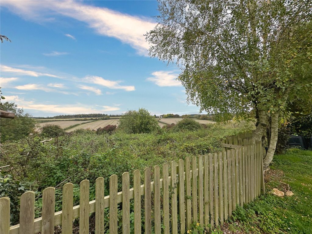 Property photo 2 of 20 Picture No. 17