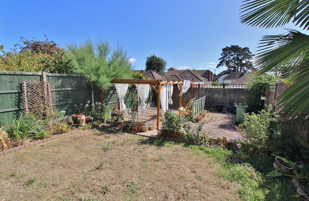 Property photo 2 of 20