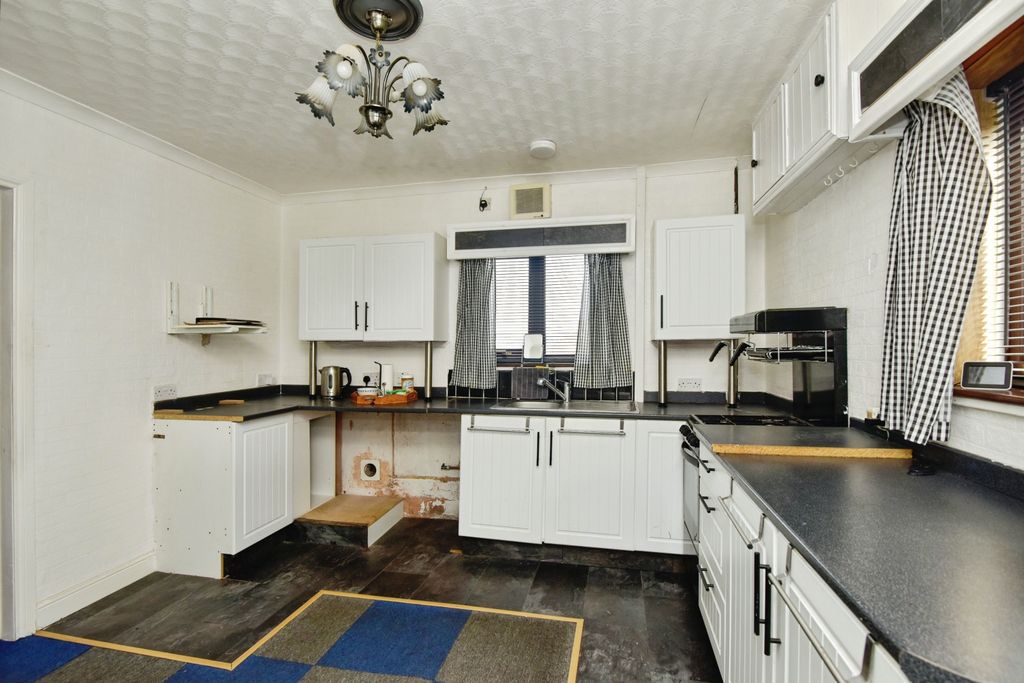 Property photo 2 of 21 Kitchen Diner