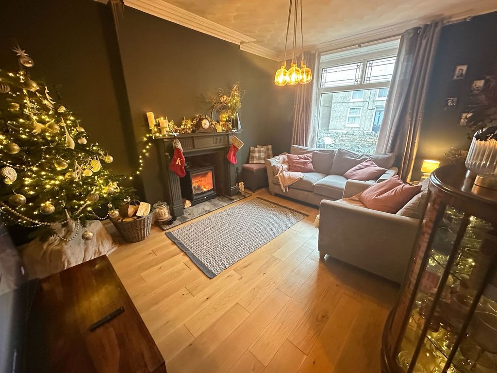 Property photo 2 of 22