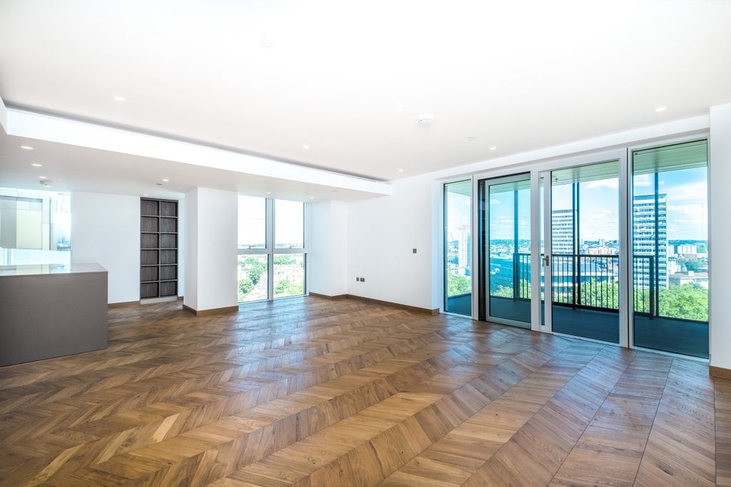 Property photo 1 of 12 1301-Betula-House...