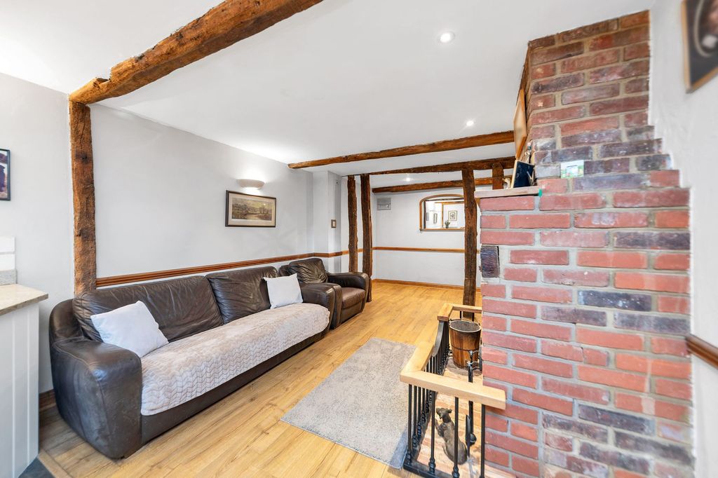 Property photo 3 of 21