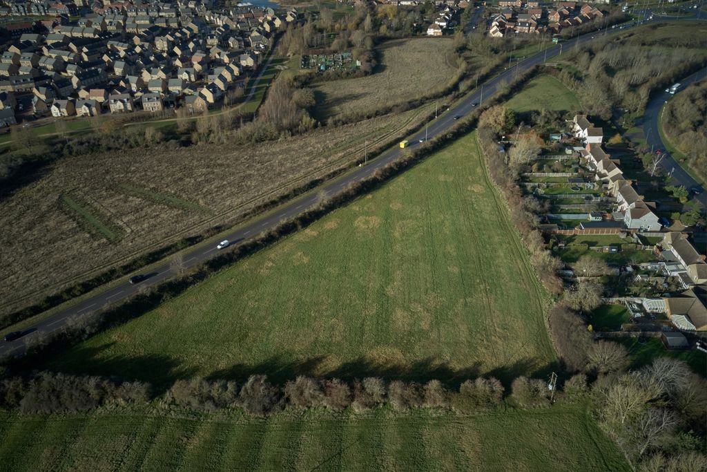 Property photo 3 of 5 Photo 2