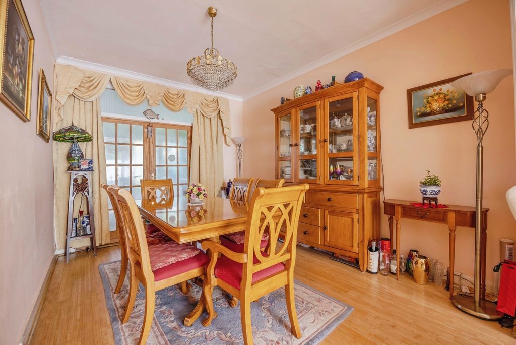 Property photo 3 of 18 Pbox-Img.Jpg