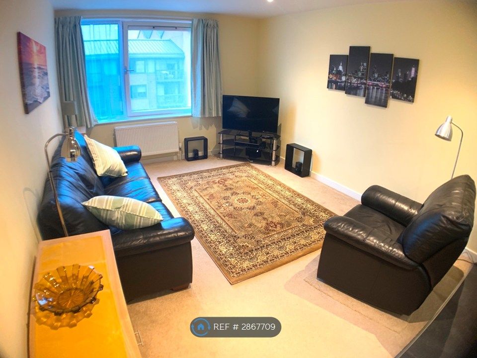 Property photo 1 of 8 Lounge