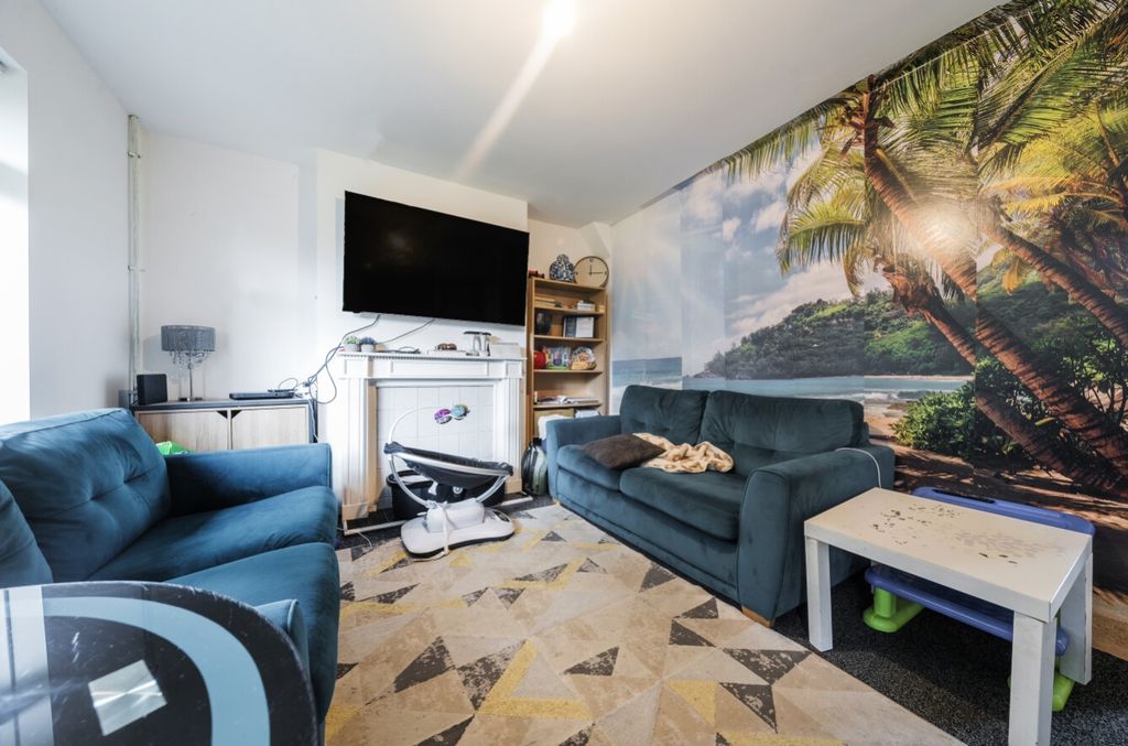 Property photo 2 of 10 1298924-10-6836F73E41797