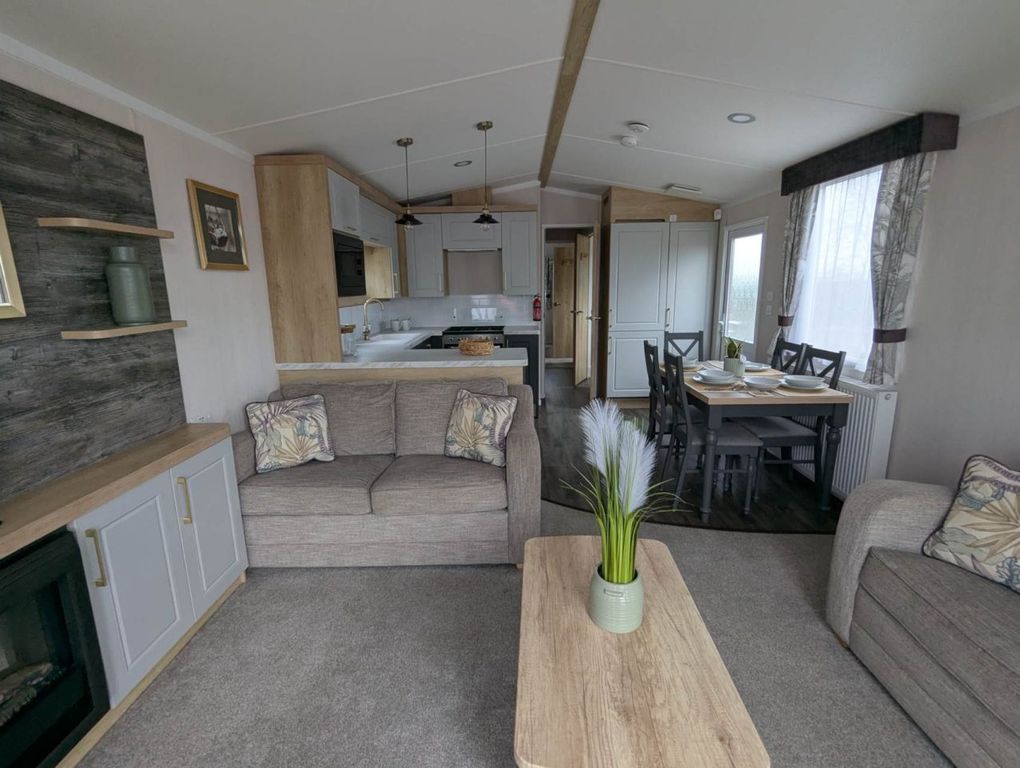 Property photo 1 of 5 Cakes And Ale - Swift-Bordeaux-54900