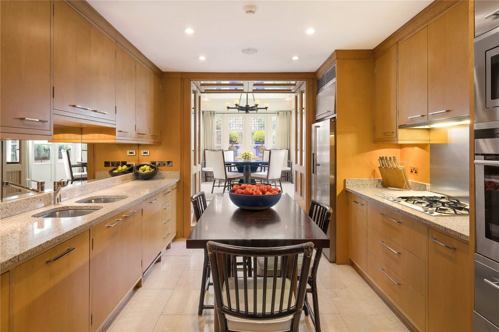 Property photo 3 of 15 Kitchen