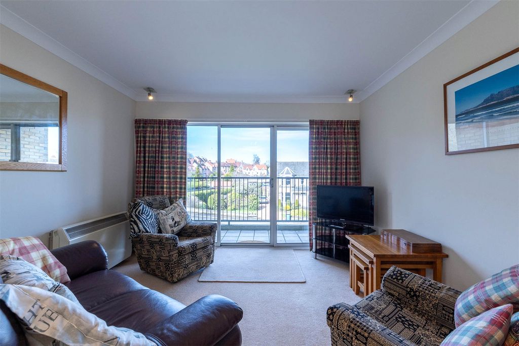 Property photo 2 of 27 Picture No. 02