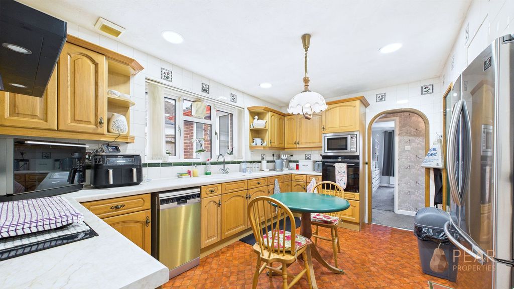Property photo 2 of 12