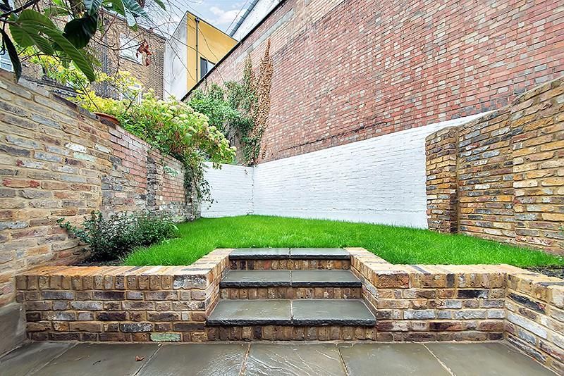 Property photo 3 of 12 Garden