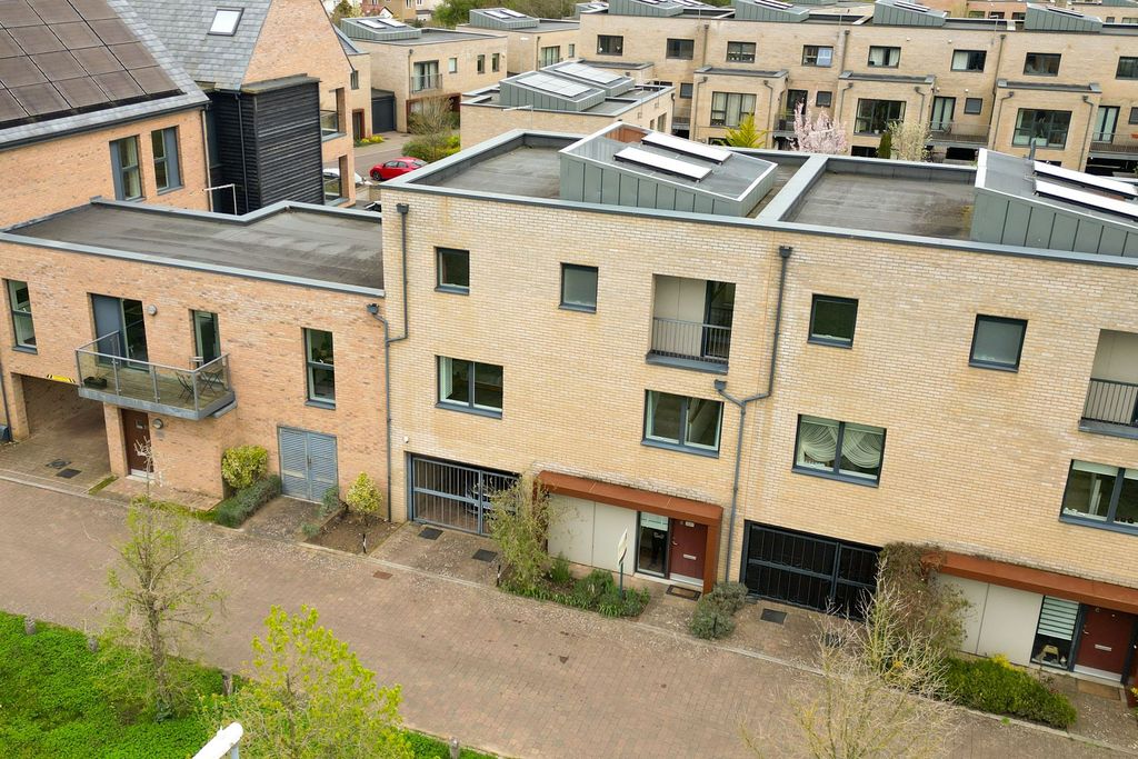 Property photo 1 of 33