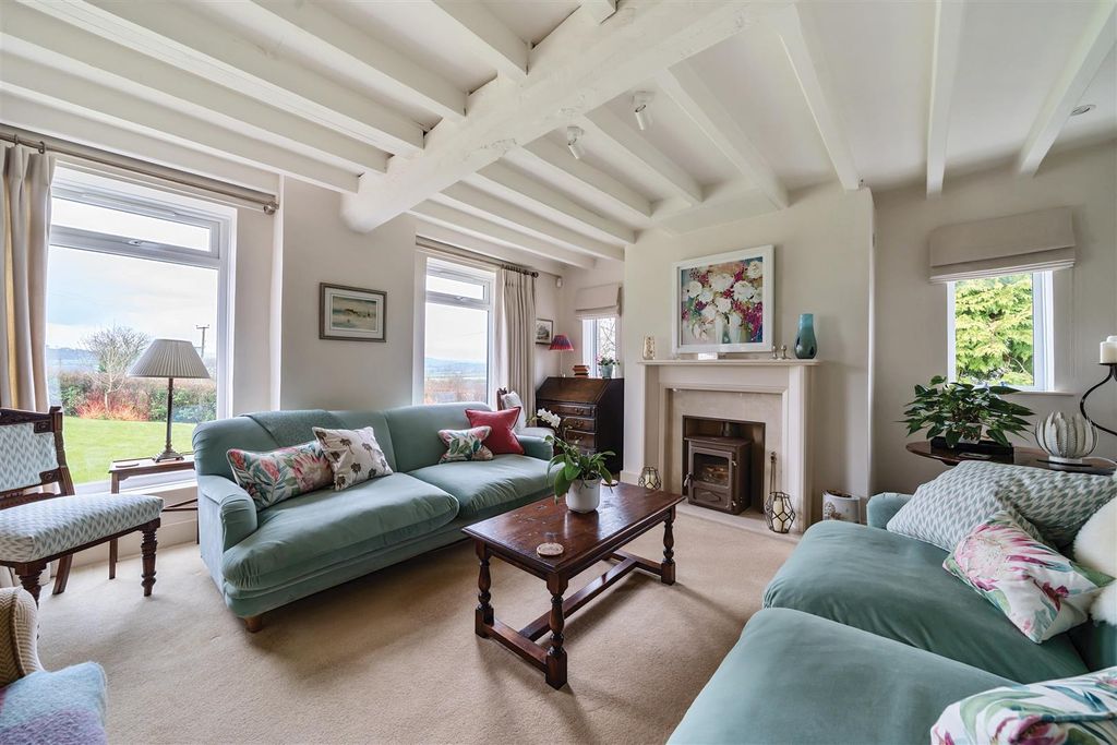 Property photo 2 of 34 Sitting Room