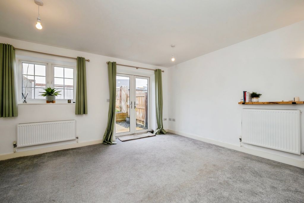 Property photo 3 of 13 Photo