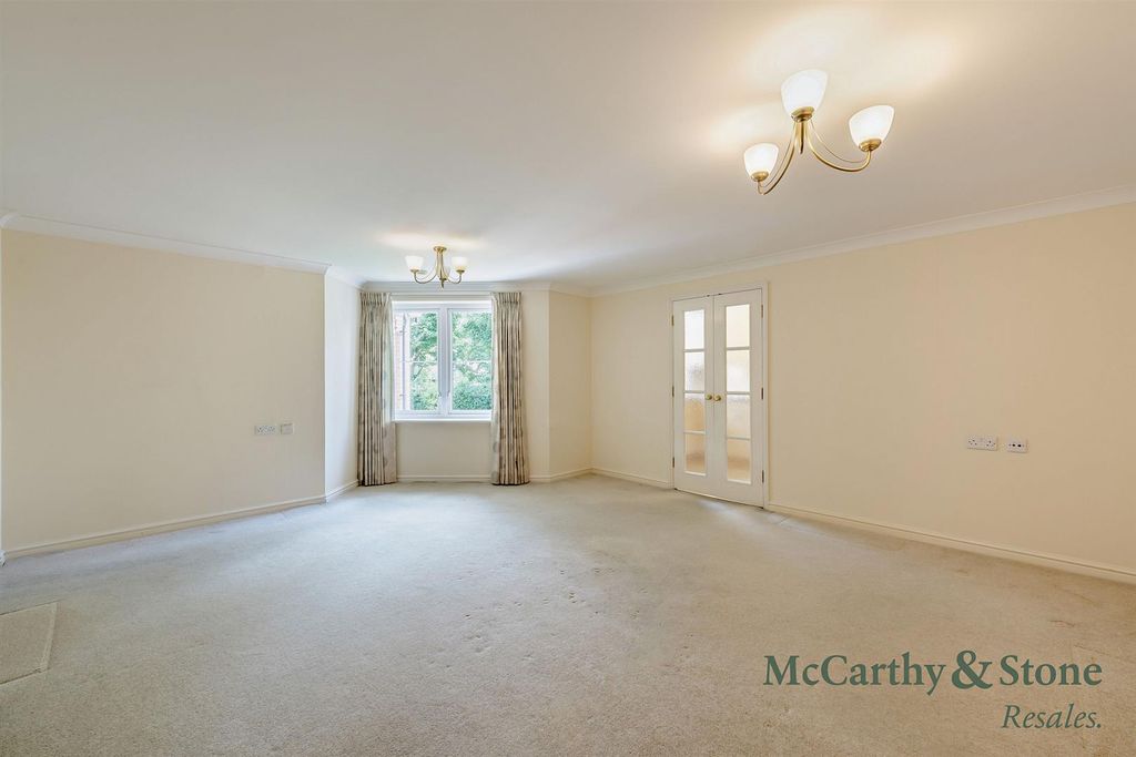 Property photo 2 of 36 8700032-Interior10-800.Jpg