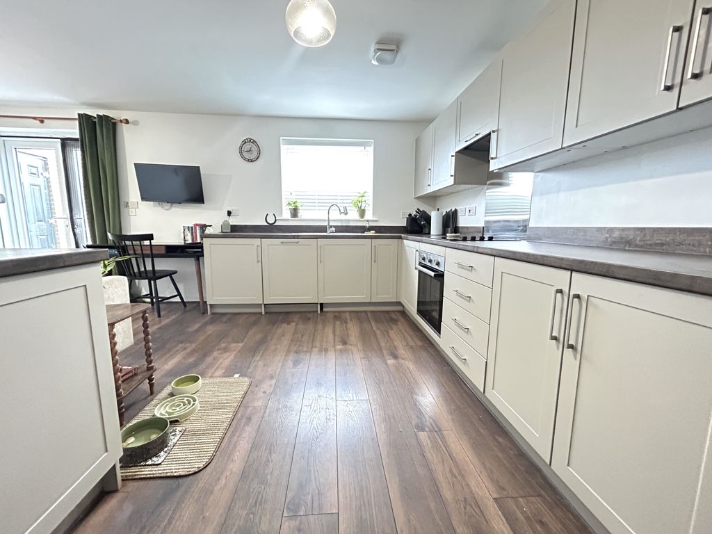 Property photo 3 of 23 Img_2511