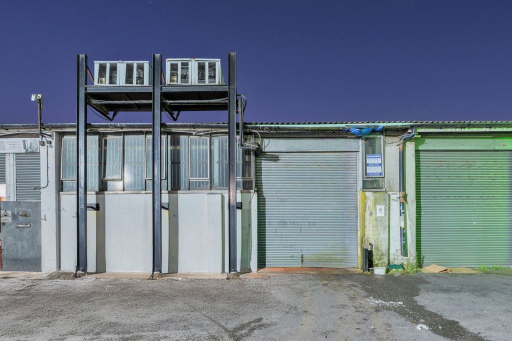 Property photo 3 of 6 Gallery