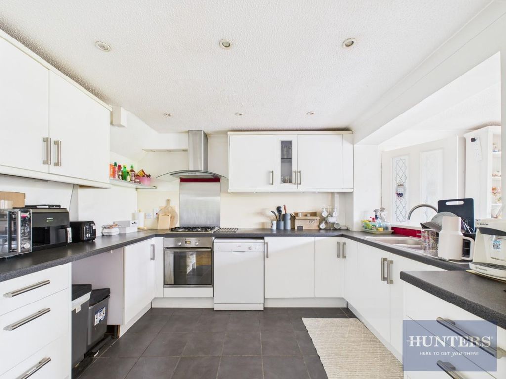 Property photo 3 of 18 Kitchen Area