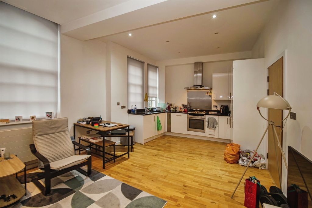 Property photo 2 of 20