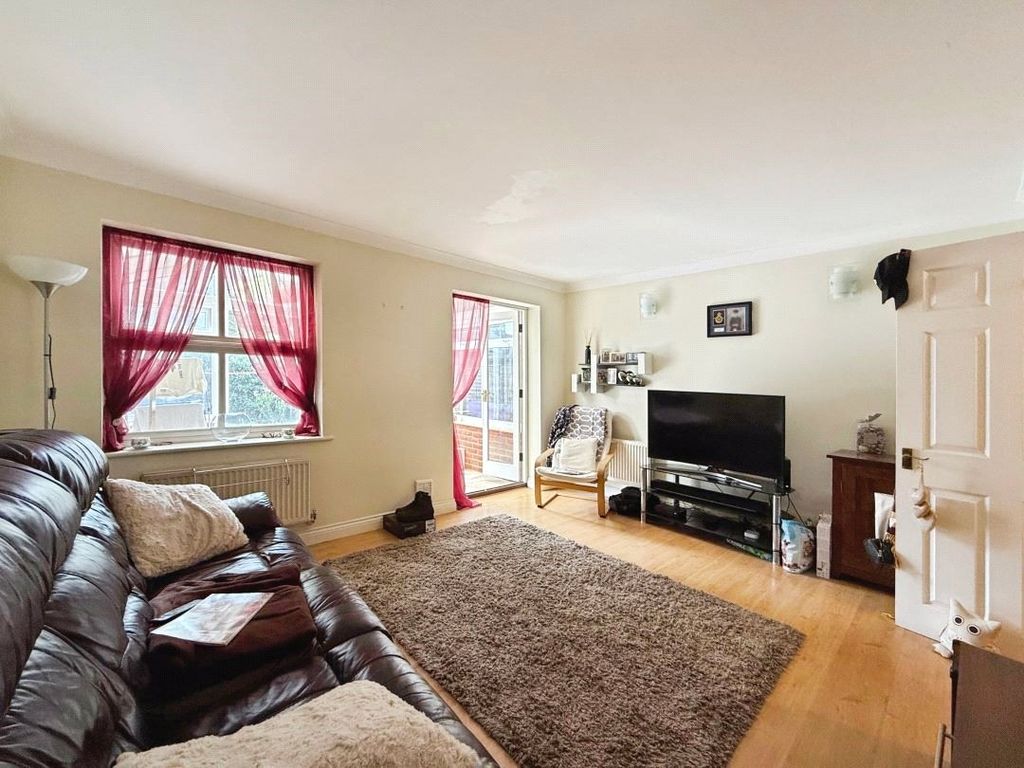 Property photo 2 of 14 Picture No. 19