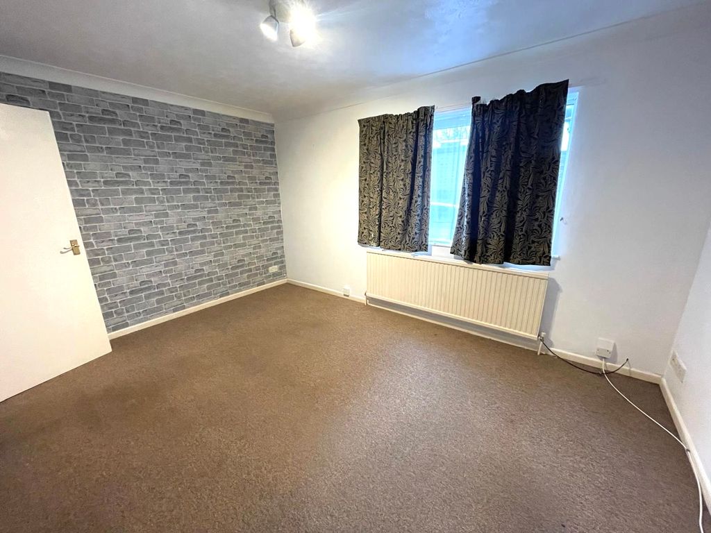 Property photo 2 of 6 Living Room