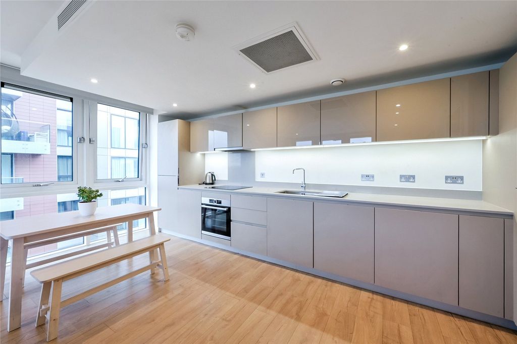 Property photo 3 of 13 Picture No. 25