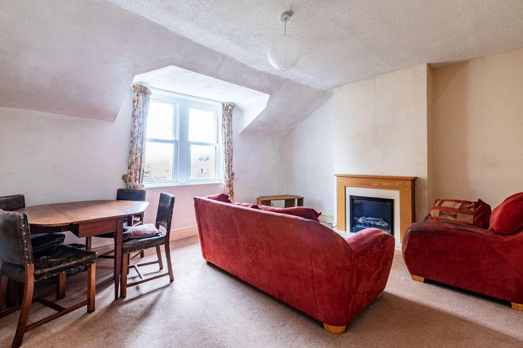 Property photo 3 of 11 Photo 2