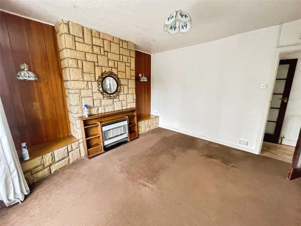 Property photo 2 of 12 Lounge