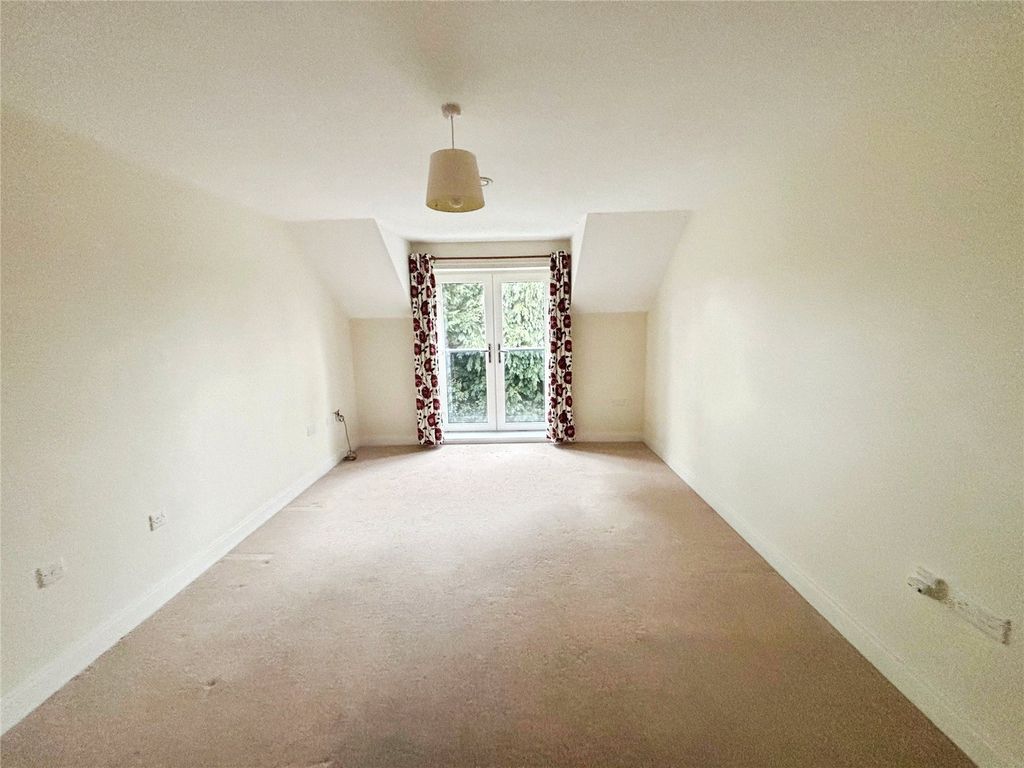 Property photo 3 of 14 Living Area