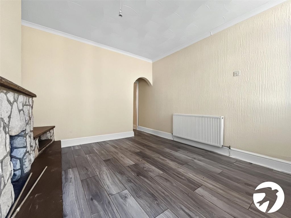 Property photo 3 of 17 Picture No. 12
