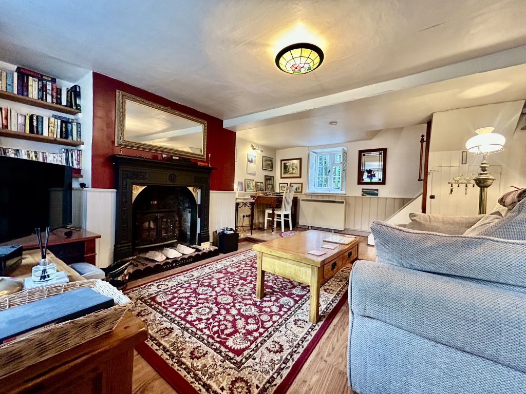 Property photo 2 of 11