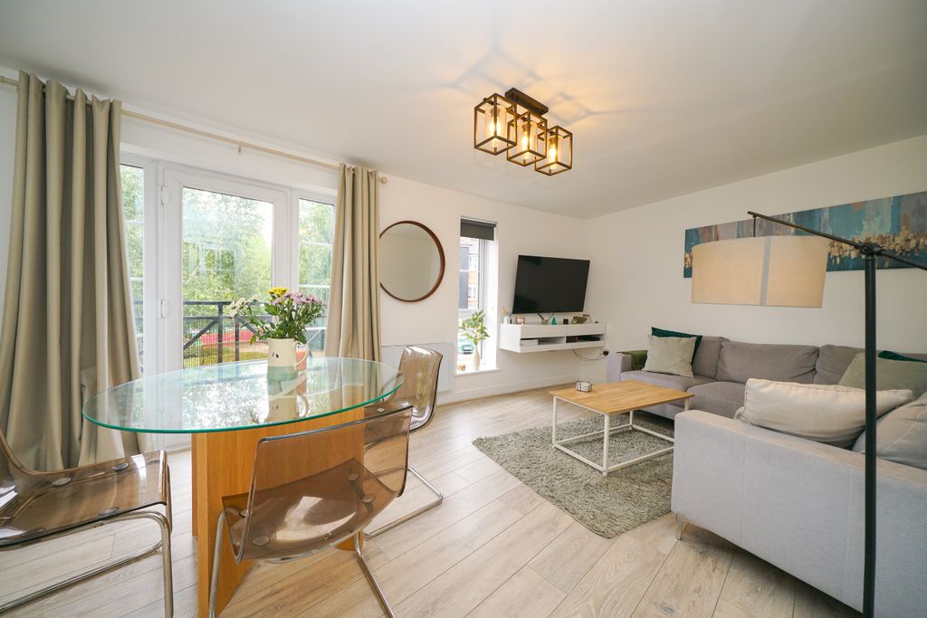 Property photo 2 of 13 53-Imperial-Way-1005