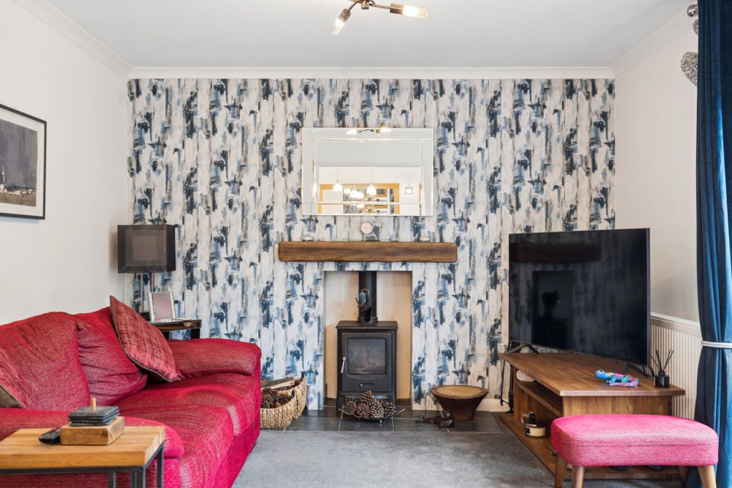 Property photo 3 of 13 Photo 8