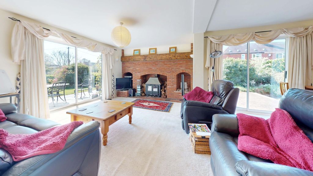 Property photo 3 of 40 4036647